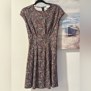 LOFT (0-2 US)

Made in Vietnam

Color: Brown. Exactly as in the photo.